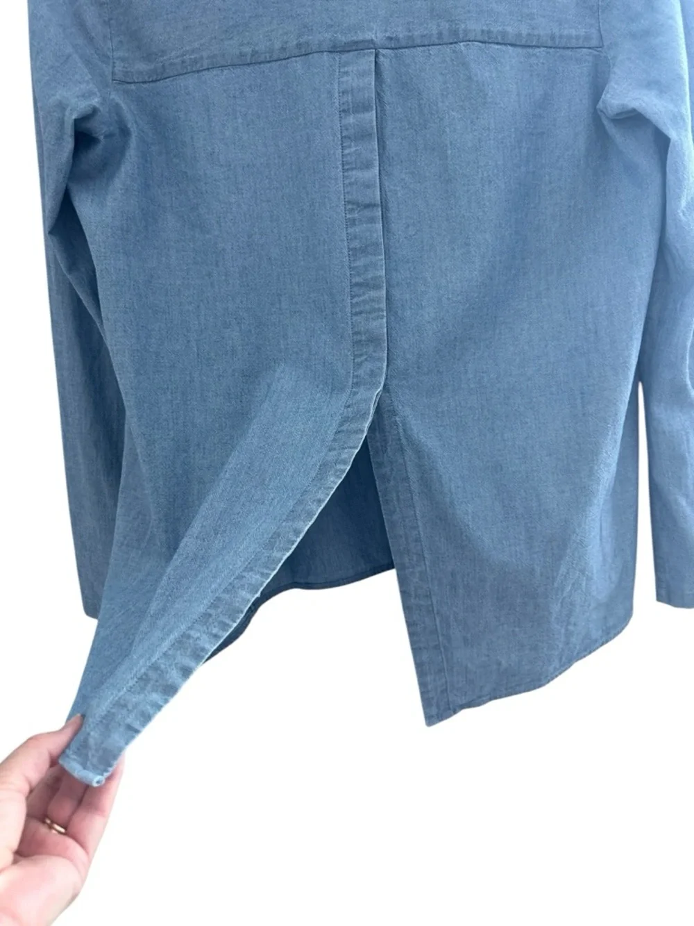 Theory Ophelia Chambray Split Back Blouse Size Small